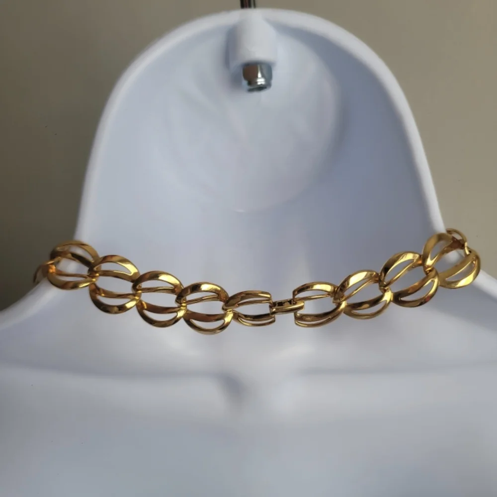 Vintage Napier Elegant Gold Tone Necklace